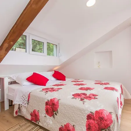 Sobe Na Konalu Affittacamere