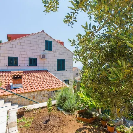 Sobe Na Konalu Pensjonat