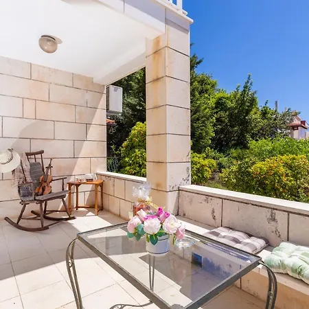 Sobe Na Konalu بيت ضيافة