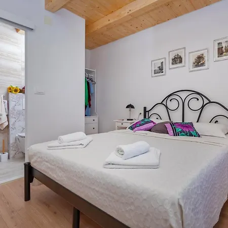 Guest house Sobe Na Konalu 3*