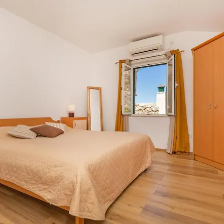 Gostinjska kuća Sobe Na Konalu